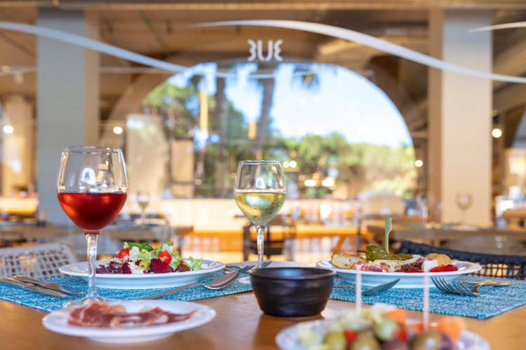 Restaurant buffet TUI BLUE ISLA CRISTINA PALACE Hotel Isla Cristina, Huelva, Spain