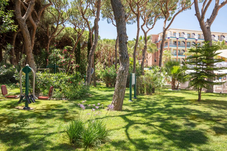 Garden & outdoor exercise machines TUI BLUE ISLA CRISTINA PALACE Hotel Isla Cristina, Huelva, Spain