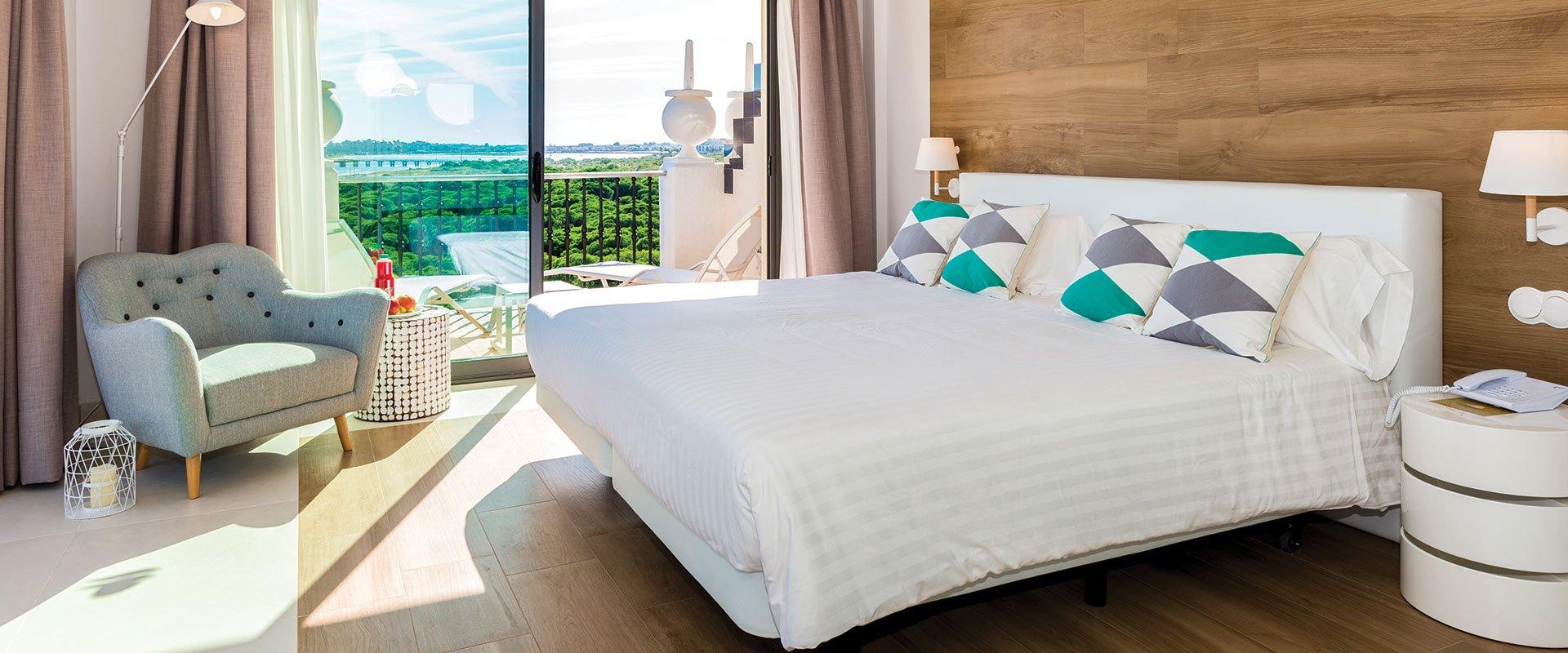 GET A REST IN MODERN ROOMS TUI BLUE ISLA CRISTINA PALACE Hotel Isla Cristina, Huelva, Spain GET A REST IN MODERN ROOMS TUI BLUE ISLA CRISTINA PALACE Hotel Isla Cristina, Huelva, Spain