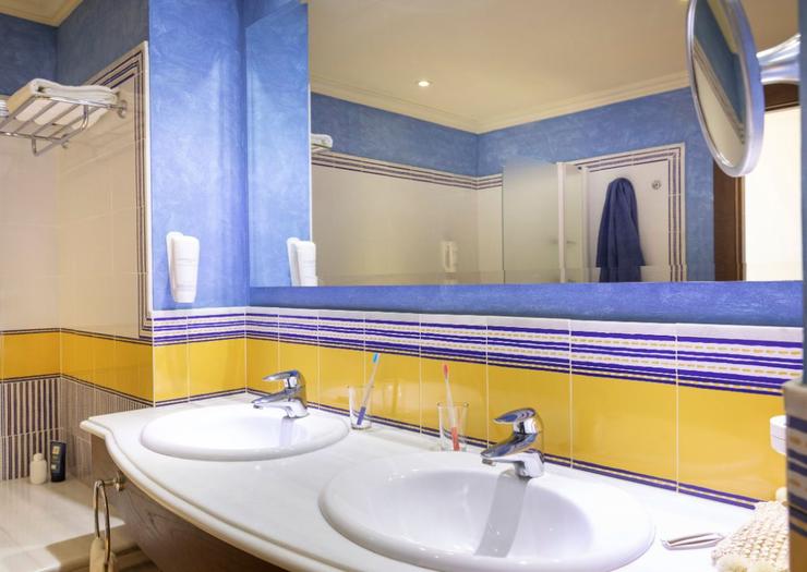 DOUBLE ROOM SEA VIEW TUI BLUE ISLA CRISTINA PALACE Hotel Isla Cristina, Huelva, Spain DOUBLE ROOM SEA VIEW TUI BLUE ISLA CRISTINA PALACE Hotel Isla Cristina, Huelva, Spain