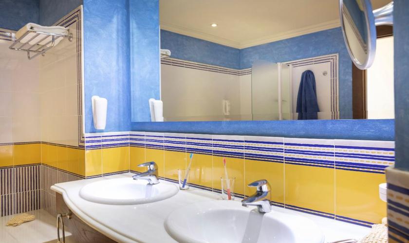 STANDARD DOUBLE ROOM TUI BLUE ISLA CRISTINA PALACE Hotel Isla Cristina, Huelva, Spain STANDARD DOUBLE ROOM TUI BLUE ISLA CRISTINA PALACE Hotel Isla Cristina, Huelva, Spain